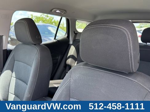 Used 2024 GMC Terrain SLE w/ Driver Convenience Package FWD image 13