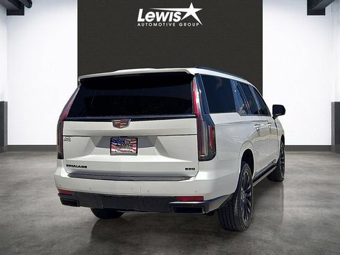 Used 2022 Cadillac Escalade ESV Premium Luxury w/ Performance Package AWD/4WD image 4