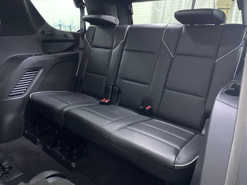 Used 2023 Cadillac Escalade Premium Luxury image 21