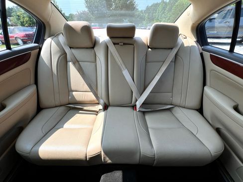 Used 2012 Hyundai Genesis 3.8 image 31