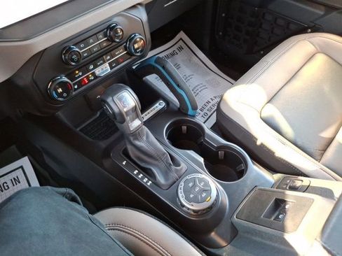 Used 2024 Ford Bronco Wildtrak image 21