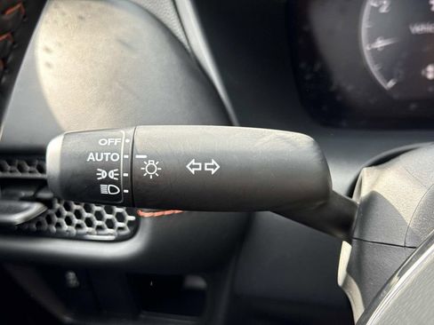 Used 2025 Honda HR-V Sport image 11