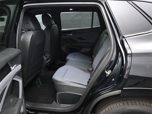 New 2026 Volkswagen Tiguan SE R-Line image 11