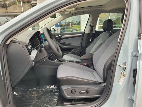 New 2026 Volkswagen Jetta SE image 3