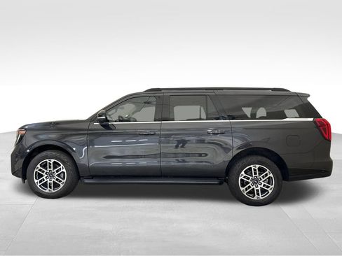 Used 2025 Ford Expedition Max Active AWD/4WD image 2