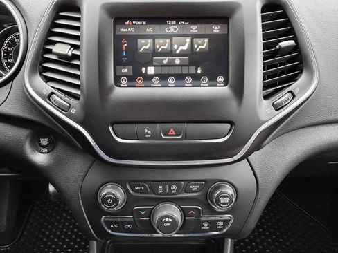 Used 2020 Jeep Cherokee Latitude Plus w/ Cold Weather Group image 34