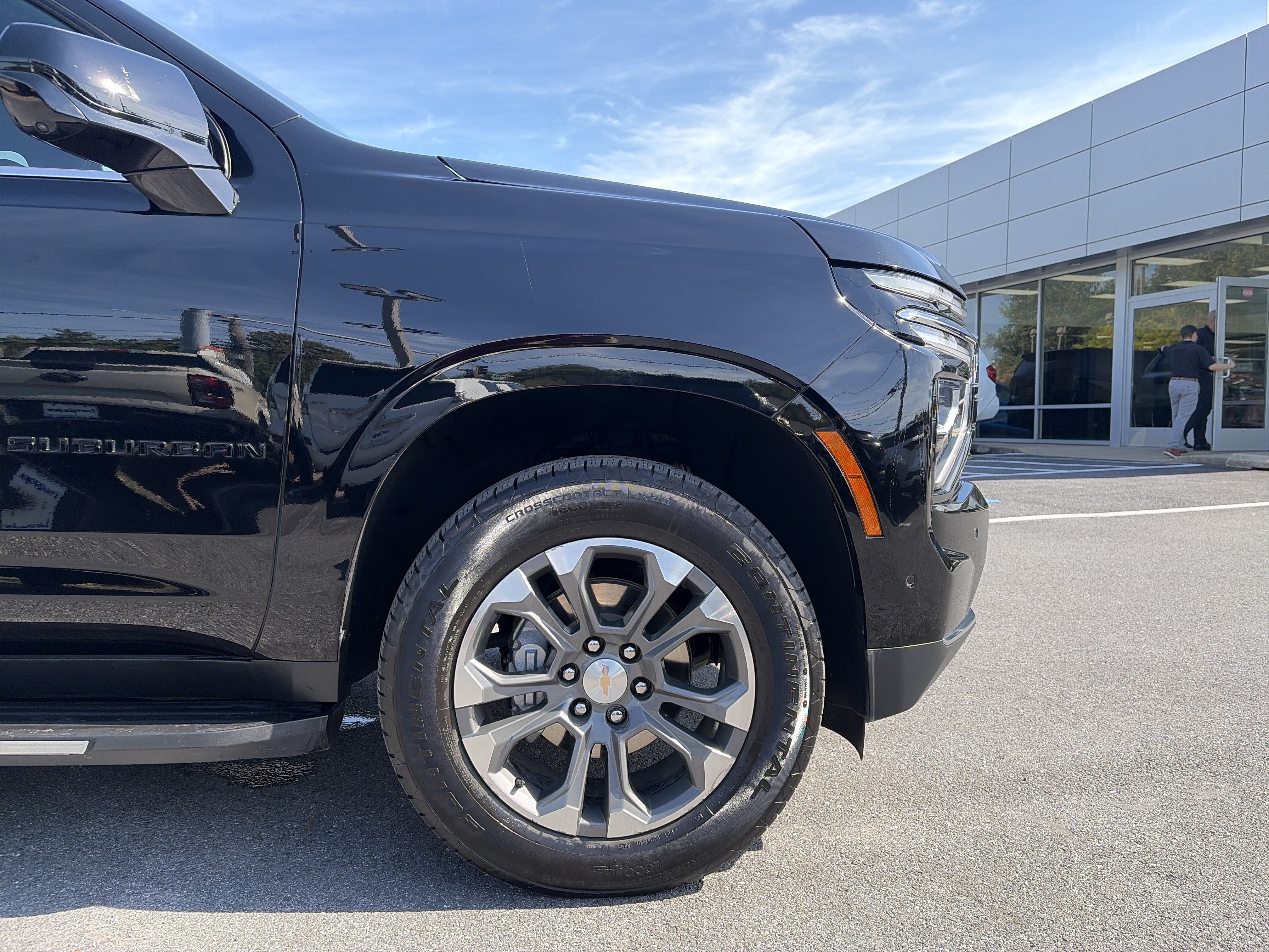 Used 2025 Chevrolet Suburban LS w/ LPO, Dark Essentials Package RWD image 15