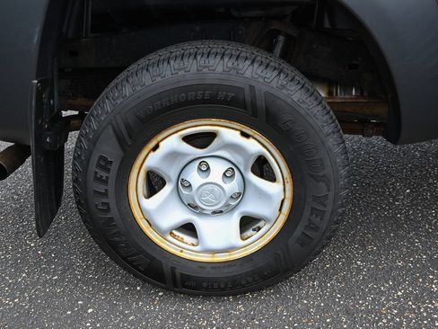 Used 2014 Toyota Tacoma 4x4 Regular Cab image 14
