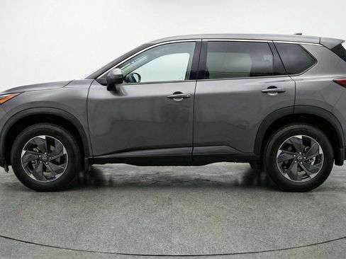 Used 2025 Nissan Rogue SV AWD/4WD image 5