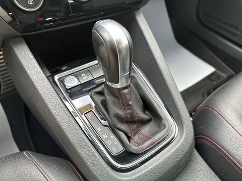 Used 2017 Volkswagen Jetta GLI image 18