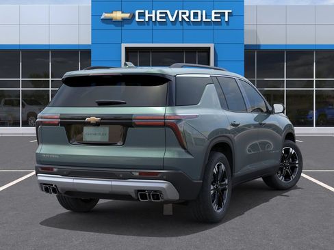 New 2027 Chevrolet Traverse LT w/ Sun and Wheel Package FWD image 4