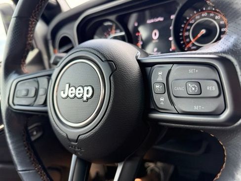 Used 2024 Jeep Gladiator Mojave w/ Technology Group AWD/4WD image 8