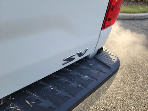 Used 2017 Nissan Titan SV image 7