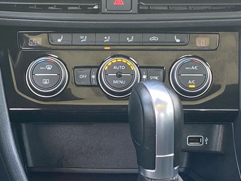 Used 2019 Volkswagen Jetta SEL FWD image 7