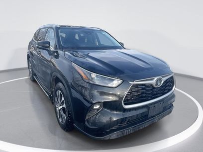Used 2022 Toyota Highlander XLE