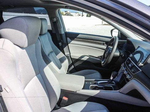Certified 2018 Honda Accord EX image 17