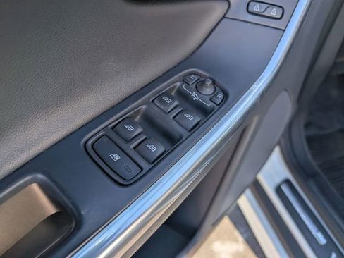 Used 2017 Volvo XC60 T6 Dynamic w/ Climate Package image 16