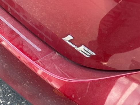 Used 2018 Toyota Camry LE image 18