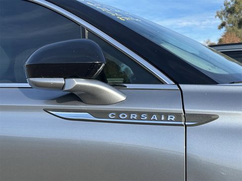 Used 2022 Lincoln Corsair FWD w/ Premium Package image 6