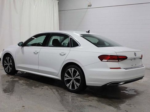 Used 2021 Volkswagen Passat 2.0T SE image 3