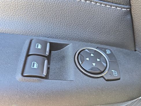 Used 2022 Ford Mustang Premium image 27