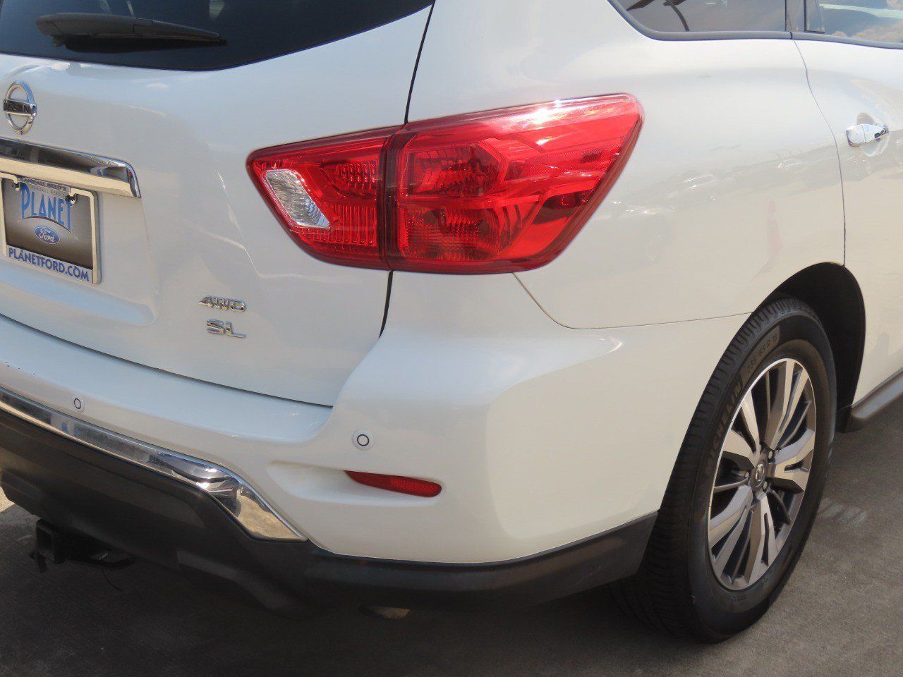 Used 2017 Nissan Pathfinder SL AWD/4WD image 12
