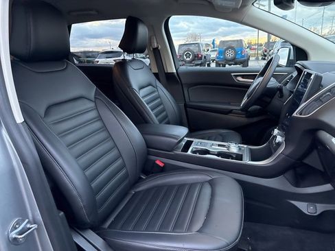 Used 2024 Ford Edge SEL w/ Convenience Package image 9