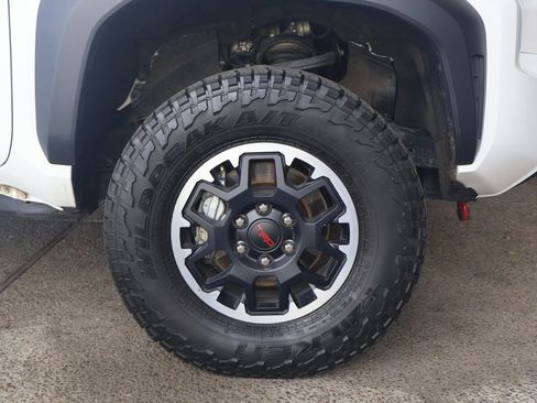 Used 2024 Toyota Tacoma TRD Off-Road w/ TRD Off Road Premium Package image 39