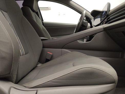 Used 2023 Hyundai Elantra SEL w/ Convenience Package FWD image 21