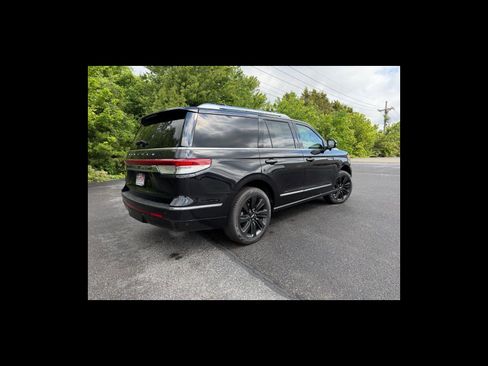 Used 2024 Lincoln Navigator Reserve AWD/4WD image 15