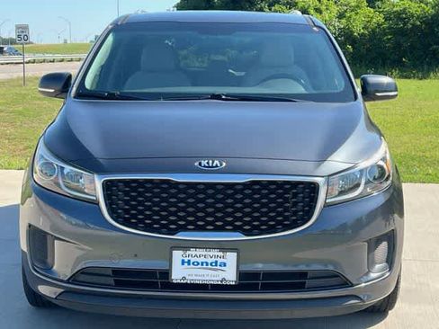 Used 2016 Kia Sedona LX w/ LX Convenience Package FWD image 7