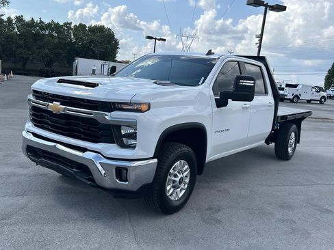 Used 2024 Chevrolet Silverado 2500 LT w/ Convenience Package AWD/4WD image 10