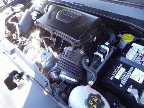 Used 2024 Jeep Compass Latitude image 39