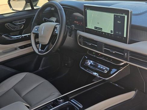 New 2026 Lincoln Corsair Premiere image 25