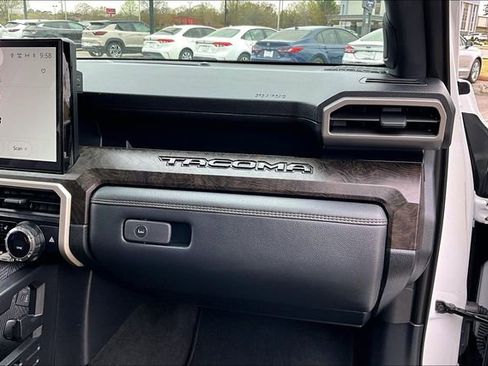 Used 2024 Toyota Tacoma Limited w/ Limited Package (LT) image 21