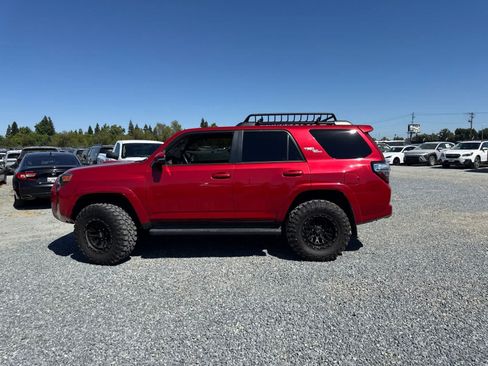 Used 2023 Toyota 4Runner TRD Off-Road Premium AWD/4WD image 7