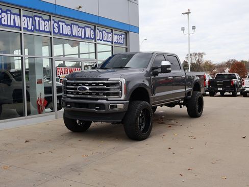 Used 2023 Ford F250 Platinum w/ FX4 Off-Road Package image 6