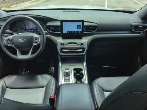 Certified 2024 Ford Explorer XLT w/ Equipment Group 202A RWD image 15