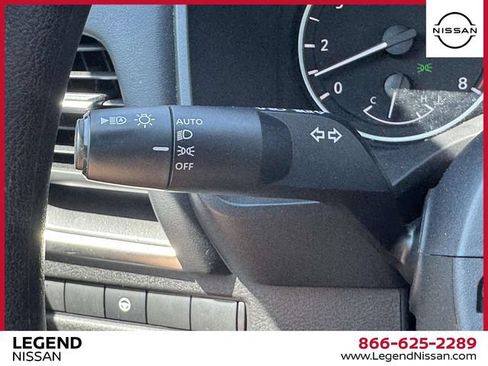 Used 2024 Nissan Rogue SV AWD/4WD image 18