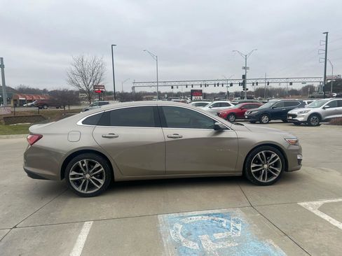 Used 2022 Chevrolet Malibu LT FWD image 4