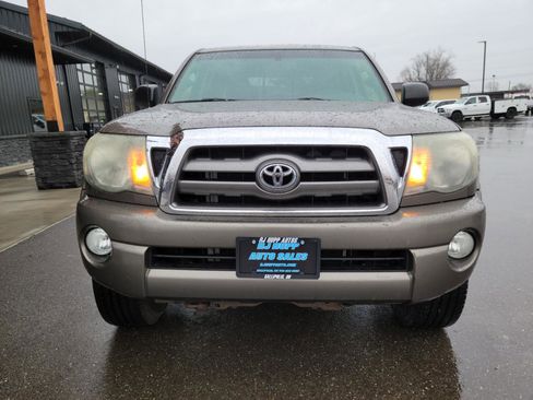 Used 2010 Toyota Tacoma 4x4 Double Cab image 2