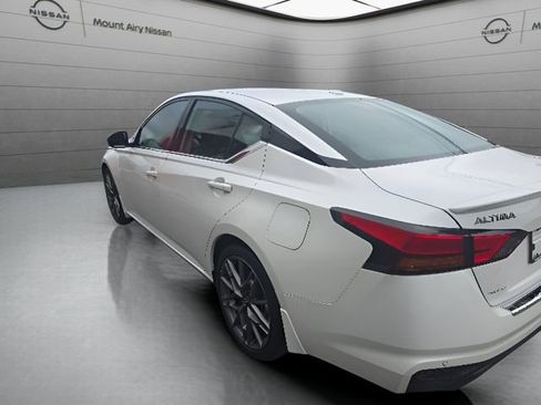 Certified 2023 Nissan Altima 2.0 SR FWD image 6
