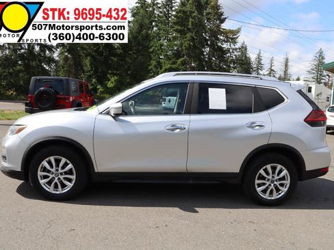Used 2018 Nissan Rogue SV AWD/4WD image 5