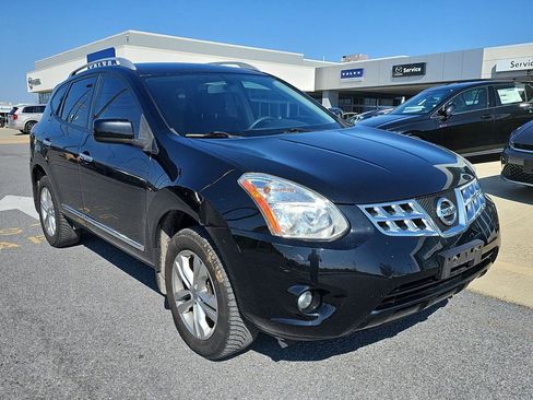 Used 2013 Nissan Rogue SV image 1
