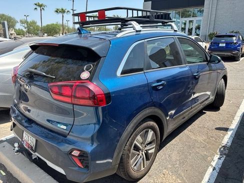 Used 2020 Kia Niro LXS FWD image 5