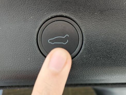 Used 2023 Tesla Model Y Long Range image 74