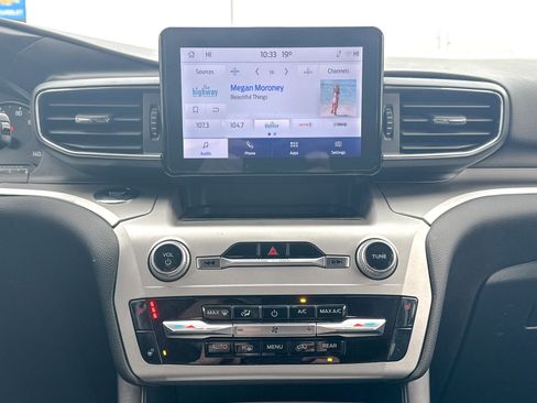 Used 2022 Ford Explorer XLT w/ Equipment Group 202A image 27