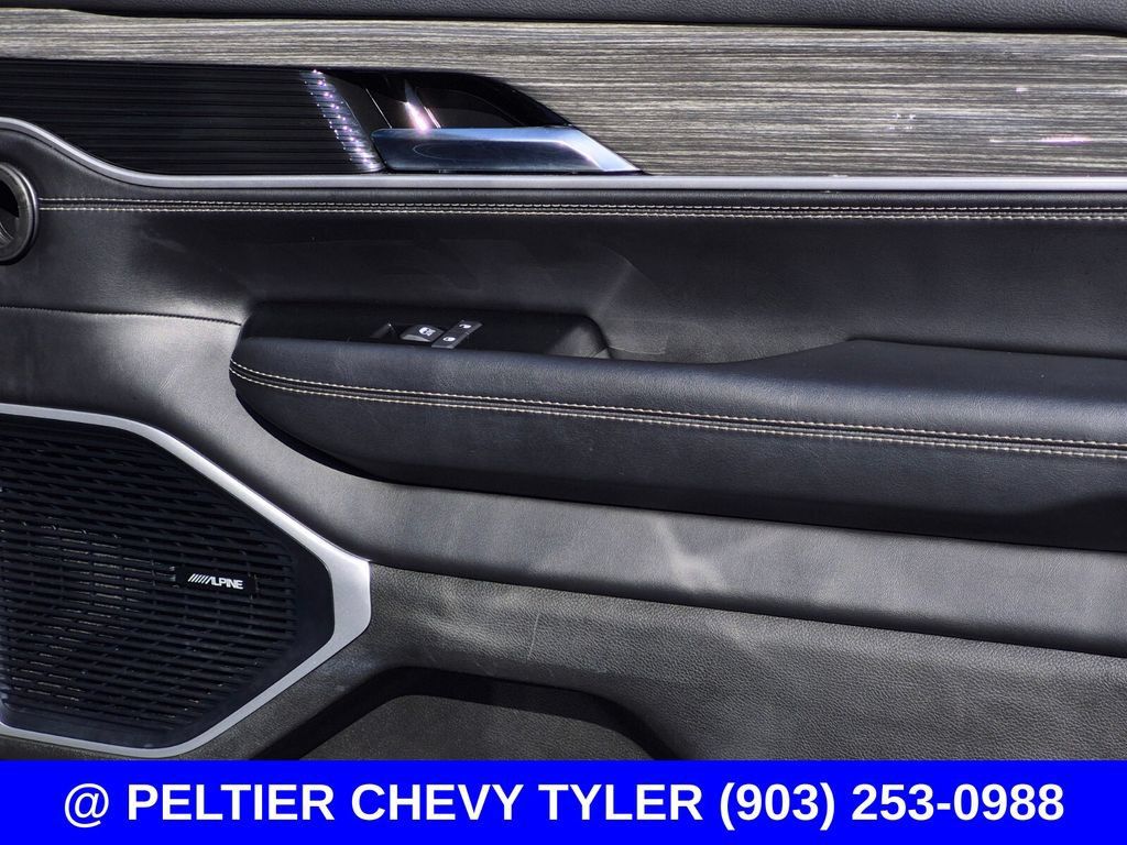 Used 2022 Jeep Wagoneer Series II RWD image 15
