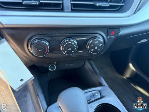 Certified 2025 Chevrolet Trax LS image 23