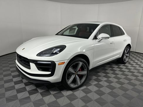 Certified 2025 Porsche Macan S image 1